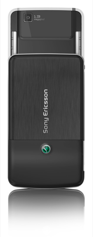 Illustration for article titled T303 Is Sony Ericsson's Latest Petite Slider